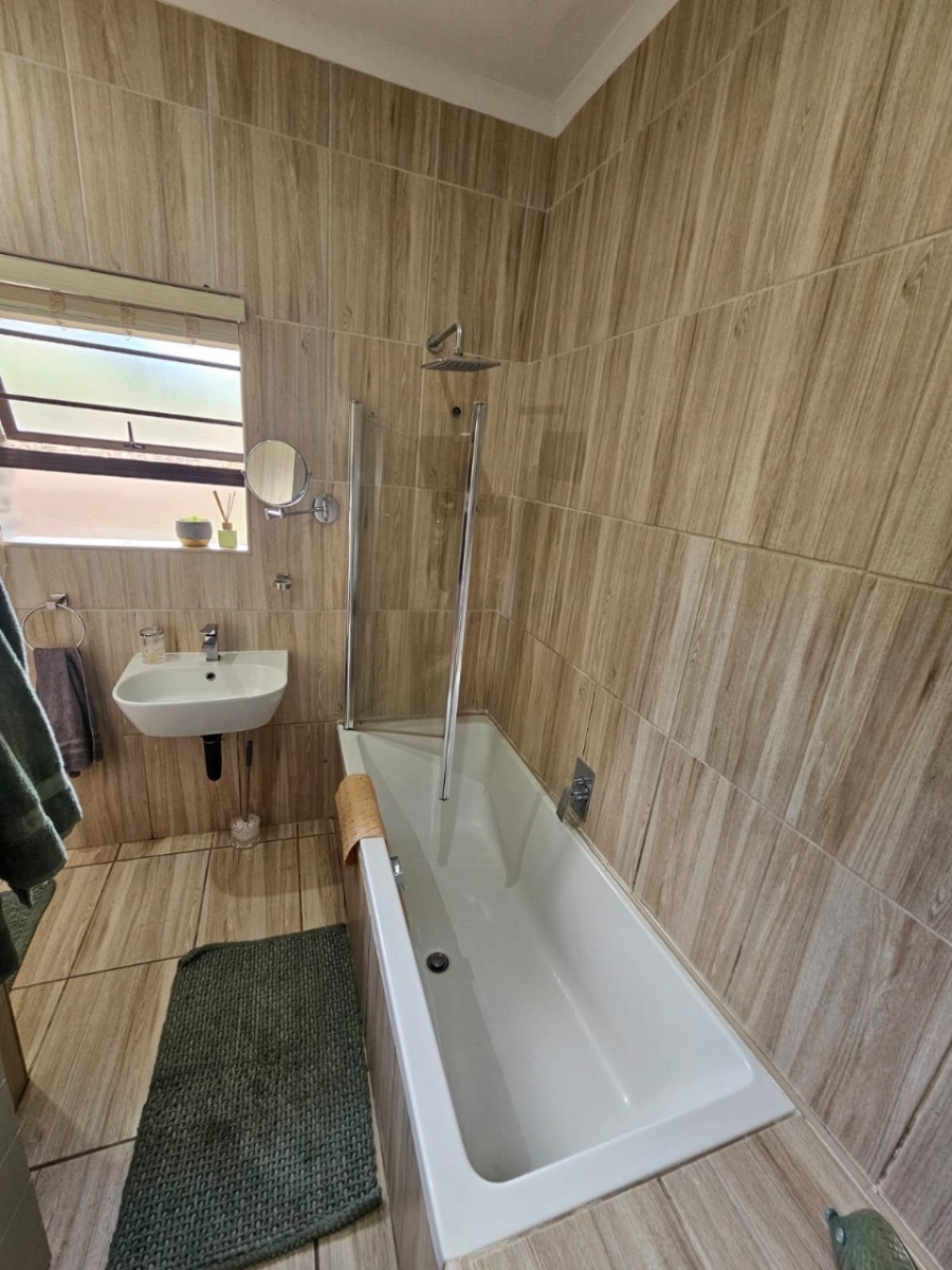 4 Bedroom Property for Sale in Aston Bay Eastern Cape